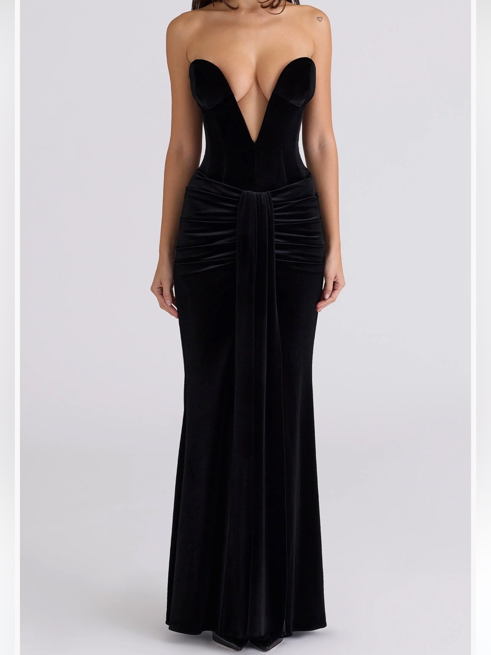 Vienne Deep Plunge Neck Velvet Gown - House of CB